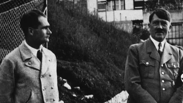 Рудольф Гесс с Гитлером на отдыхе в Баварии