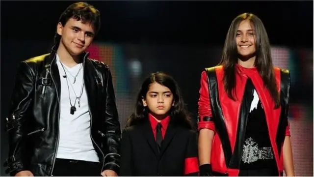 মাইকেল জ্যাকসনের তিন সন্তান - প্রিন্স, ব্ল্যাঙ্কেট এবং প্যারিস