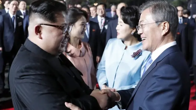 किम जोंग उन और मून जे इन