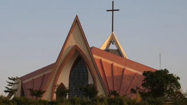 Aworan Sọọsi kan pẹlu agelebu kan lori rẹ