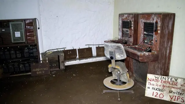 其中一个区域政府办公室的角落里还有1985年抗议时的一个标志（图片来源： William Park）