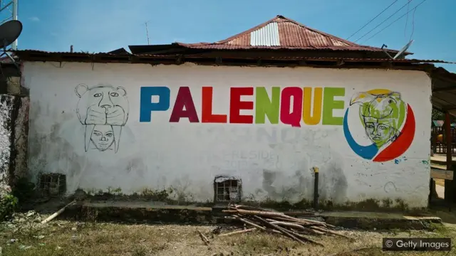 சான் பசிலியோ டி பாலென்குவோ நகரில் ஒரு சுவர் ஓவியம்; பாலென்குவேரோ மொழி இறக்கும் அபாய கட்டத்தில் இருந்து வருகிறது