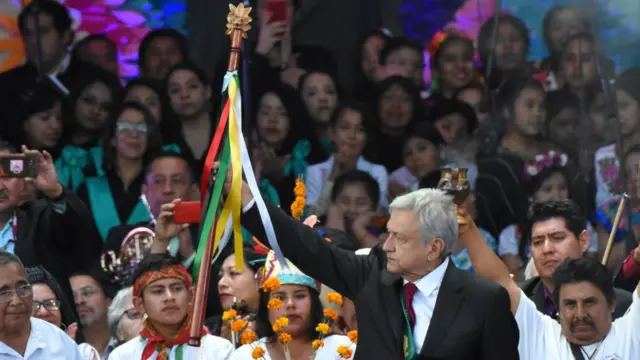 AMLO durante la toma de protesta