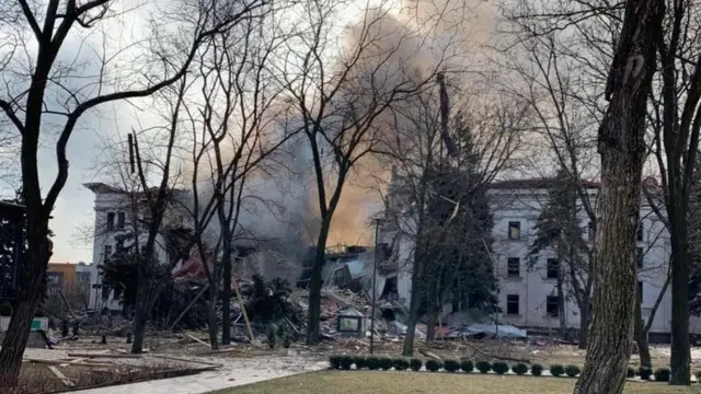 BBC-verified picture of bombed Mariupol theatre