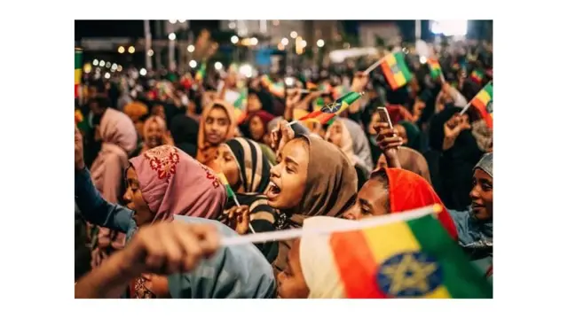 በአዲስ አበባ እና አካባቢዋ የሚኖሩ የእስልምና ሃይማኖት ተከታዮች ዘንድ የተዘጋጀው የጎዳና ላይ ታላቅ የኢፍጣር ፕሮግራም ትናንት ምሽት ተካሄዷል