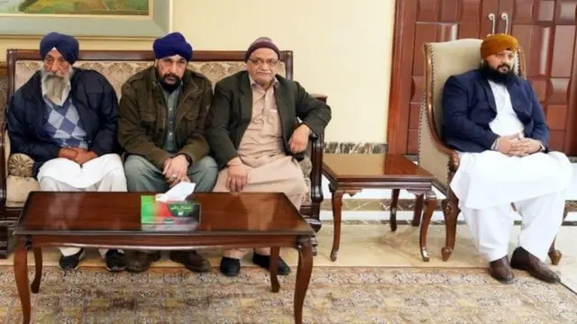 د دې لیدنې په تصویرونو کې د افغانستان مخکیني حکومت ملي شورا کې د افغان هندوانو او سیکانو استازی نرېندر سینګ خالصه هم لیدل کېږي.