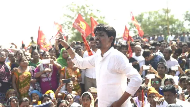 એક આંદોલન દરમિયાન ભરતસિંહ સોલંકીની તસવીર