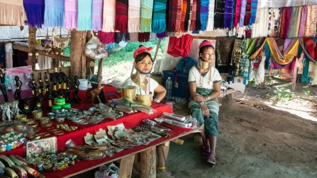 ชนเผ่ากะเหรี่ยงคอยาว