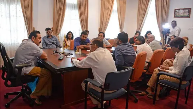 විදේශීය මාධ්‍යවේදීන්ගේ සංගමයේ සාමාජිකයන් හිටපු ජනාධිපතිවරයා සමඟ