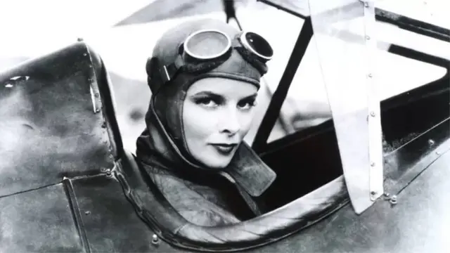 కేథరీన్ 2003లో మరణించారు