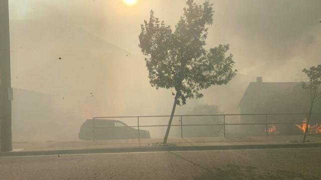 الحرائق في قرية ليتون الكندية يوم الاربعاء