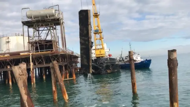 15 dekabrda N. Nərimanov adına Neft Qaz Çıxarma İdarəsinin 3 saylı Neft Yığım Məntəqəsinin 150 metrlik estakadası çökdü