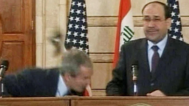 АҚШ президенти Бушга туфли отилган вақт