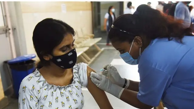 कोरोना टीकाकरण