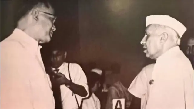 నెహ్రూతో జేపీ