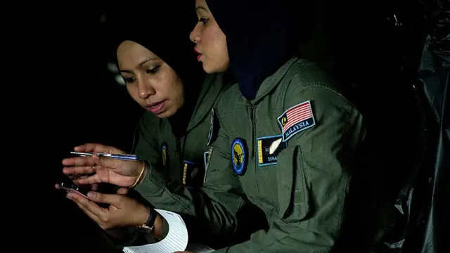 மாயமான விமாளனத்தை தேடும் பணியில் மலேசிய ராணுவம் ஈடுபட்டது