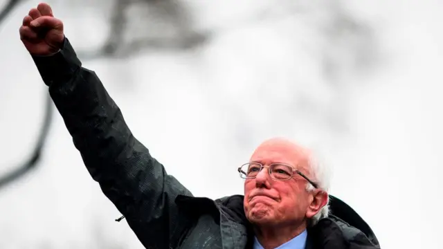 Američki senator Berni Sanders na mitingu