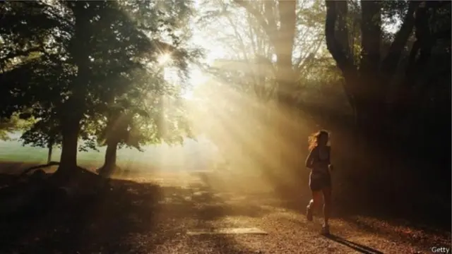 जॉगिग करणारी महिला