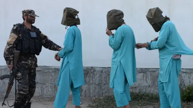 سرچینه وایي چې د طالب بندیانو د خوشې کېدو پر سر وروستی ځل خبرې څو ورځې وړاندې په اسلام اباد کې د زلمي خلیلزاد او طالب استازو ترمنځ شوي دي.