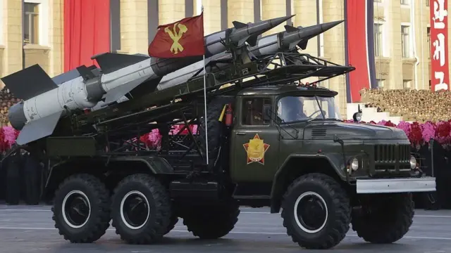 لوېدیځ له شمالي کوریا وېره لري چې د اتومي سروکو لېږدوونکو توغندیو جوړولو کې یې ډېر اوږد واټن وهلی دی.