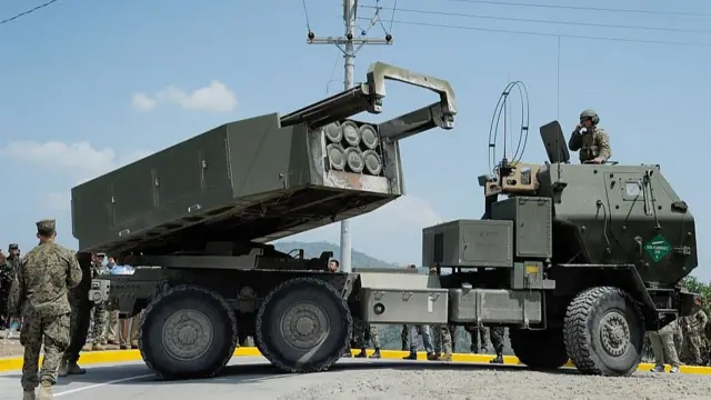 HIMARS — високомобільна реактивна система залпового вогню
