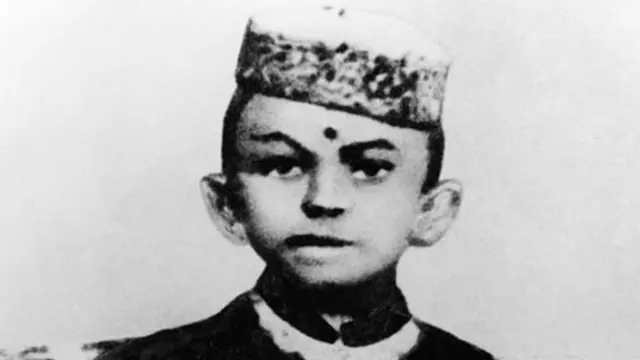 غاندي في سن السابعة في شمالي الهند