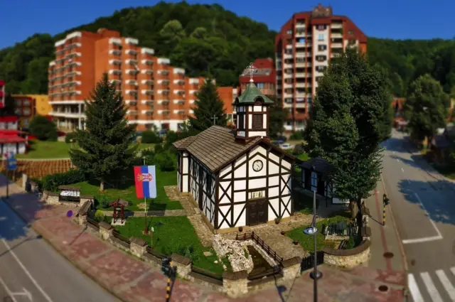 Crkva Svetih apostola Petra i Pavla u Majdanpeku