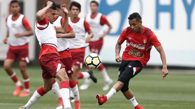 Perú entrenando