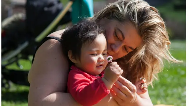 దత్తత, భారతదేశం, ఆస్ట్రేలియా