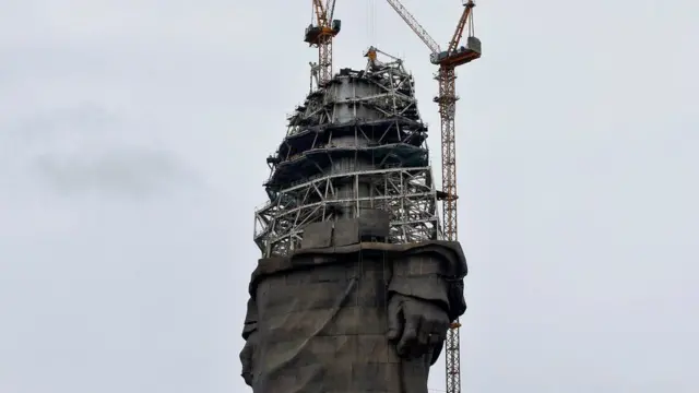 بالصور: الهند تشيد أطول تمثال في العالم