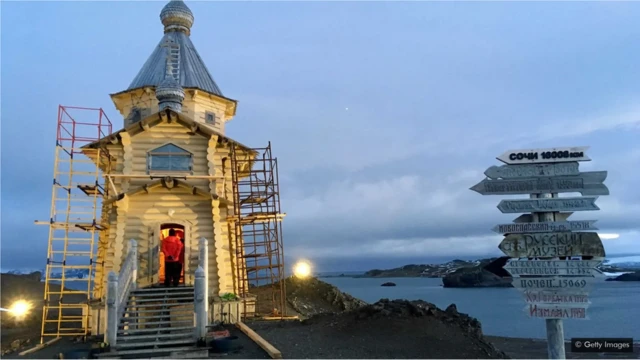 Une église russe en Antarctique, où se joue le changement climatique