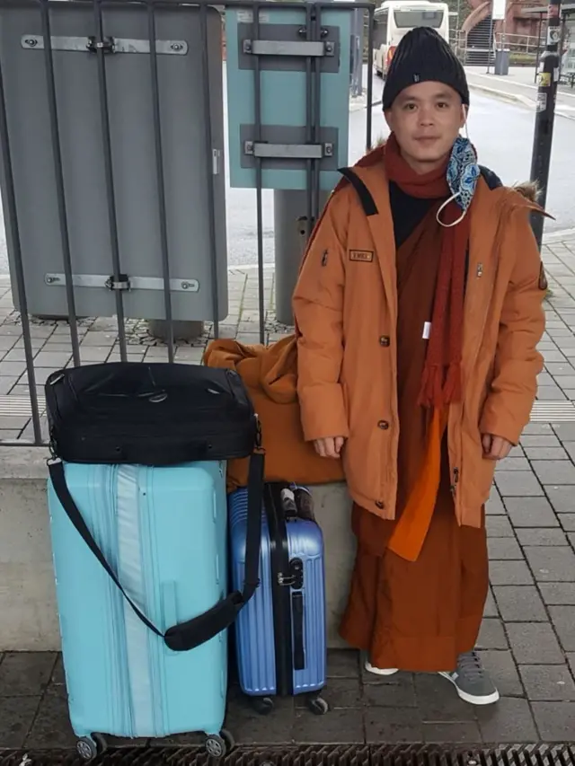 พระปัญญา พร้อมสัมภาระ