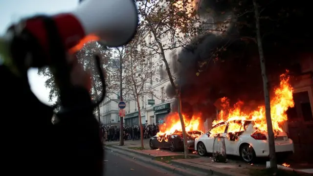акция протеста в париже