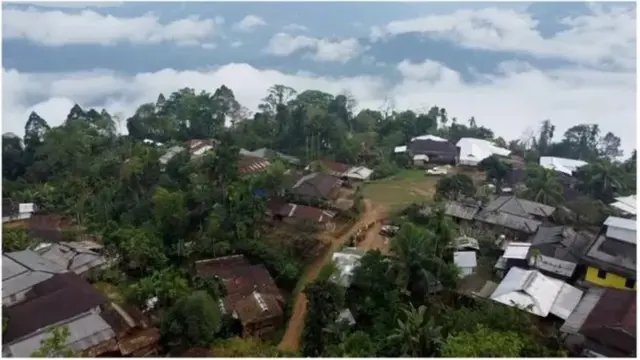 કેન્દ્ર સરકારે નાગાલૅન્ડ, આસામ અને મણિપુરમાં સશસ્ત્ર દળ વિશેષાધિકાર અધિનિયમ અર્થાત્ આર્મ્ડ ફોર્સિસ સ્પેશિયલ પાવર્સ ઍક્ટ (AFSPA) હેઠળ અશાંત ક્ષેત્રોને ઘટાડવાનો નિર્ણય કર્યો છે