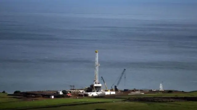 Amazi y'ikiyaga muri Uganda