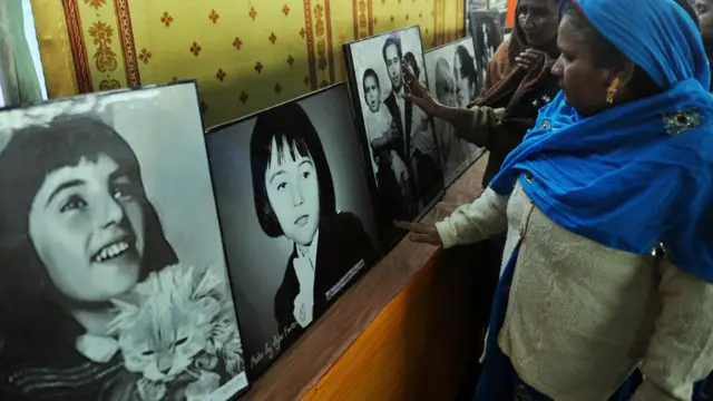 بینظیر بھٹو کی تصاویر کی نمائش