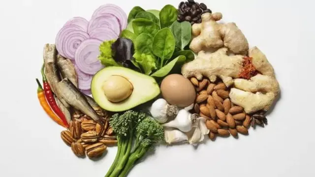 మంచి పోషకాలున్న ఆహారం తీసుకోవడం వల్ల మెదడు స్థిమితంగా ఉంటుందని పరిశోధనల్లో తేలింది