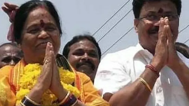 శత్రుచర్ల విజయరామరాజు బంధువు నరసింహ ప్రియ థాట్రాజ్ పరాజయం పొందారు.