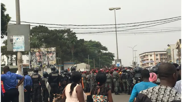 Police no allow make teachers carry corpse pass