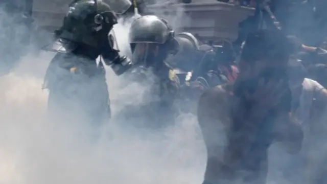 கண்ணீர்ப்புகைக் குண்டு