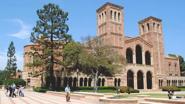Đại học UCLA ở Los Angeles, nam California