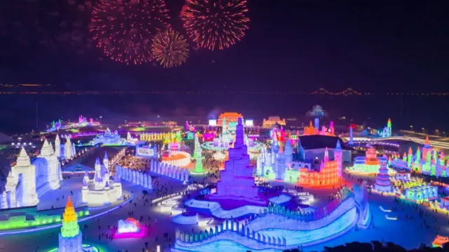 Фестиваль скульптур з криги