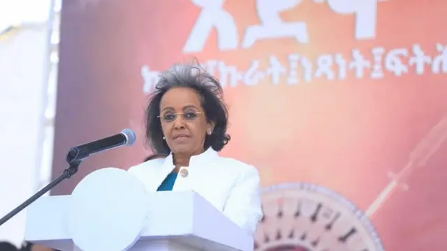 በአድዋ ድል በዓል አከባበር ላይ በአድዋ አደባባይ የተገኙት ፕሬዝደንት ሳህለ ወርቅ ዘውዴ፤ “ዛሬ እንደ ሀገር ኮርተን የምንኖረው አባቶቻችን ‘ከቅኝ አገዛዝ ሞት ይሻላል’ ብለው በከፈሉት የሕይወት ዋጋ ነው” ስለማለታቸው ብሔራዊው የቴሌቪዥን ጣቢያ ዘግቧል።