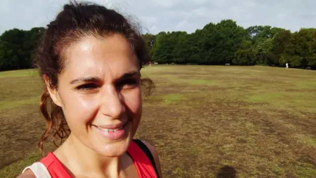 리사 윌리엄스는 온라인 수업에 만족한다