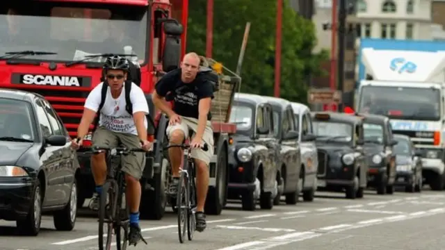 பிரிட்டன் பெட்ரோல் மற்றும் டீசல் கார்