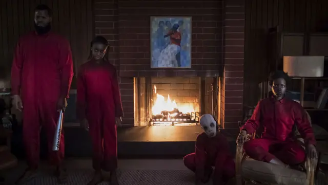 Winston Duke, Shahadi Wright Joseph, Evan Alex và Lupita Nyong'o trong phim Us