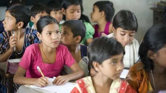 বাংলাদেশে গ্রামের একটি স্কুল, ১১/১১/২০১০।