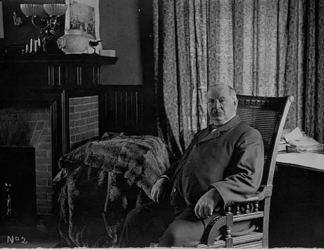 آقای کلیوند مخالف فساد و طرفدار لیبرالیسم بود