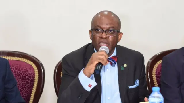 Paul Usoro NBA president carri microphone dey tok