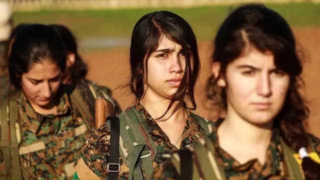 القوات الكردية تقول إنها ملتزمة بالاتفاق التركي-الأمريكي